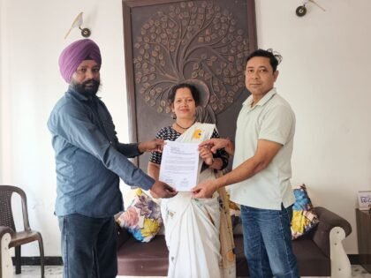 स्कूल के पास मोबाइल टावर लगाने पर भड़के ग्रामीण! निर्माण रोकने की मांग, आंदोलन की चेतावनी